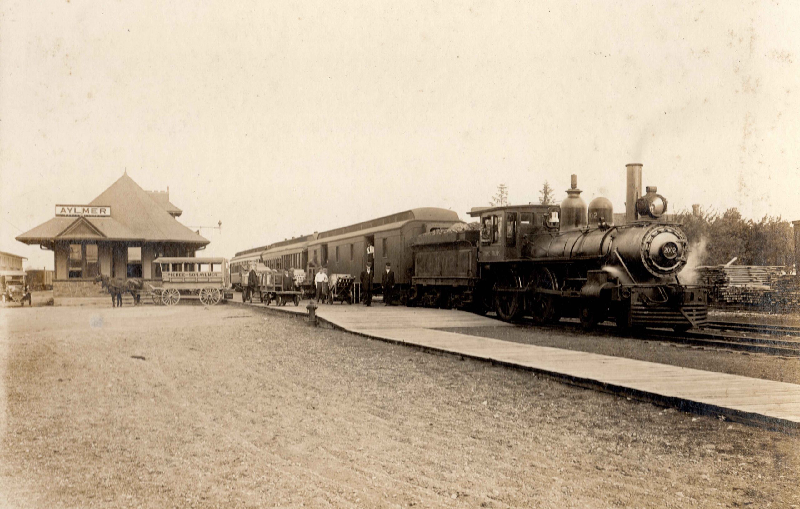Train at the Aylmer Grand Trunk station